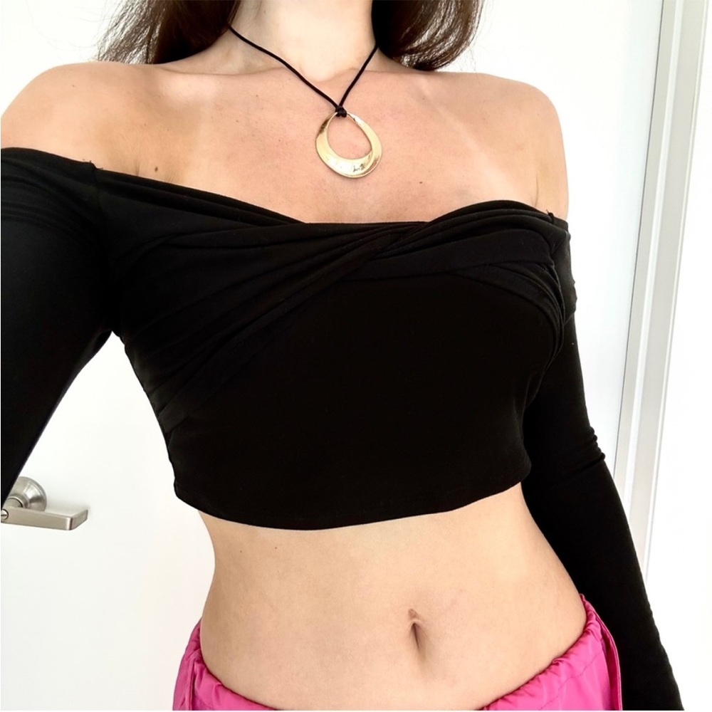 Madison Twisted Long Sleeve Black Crop Top